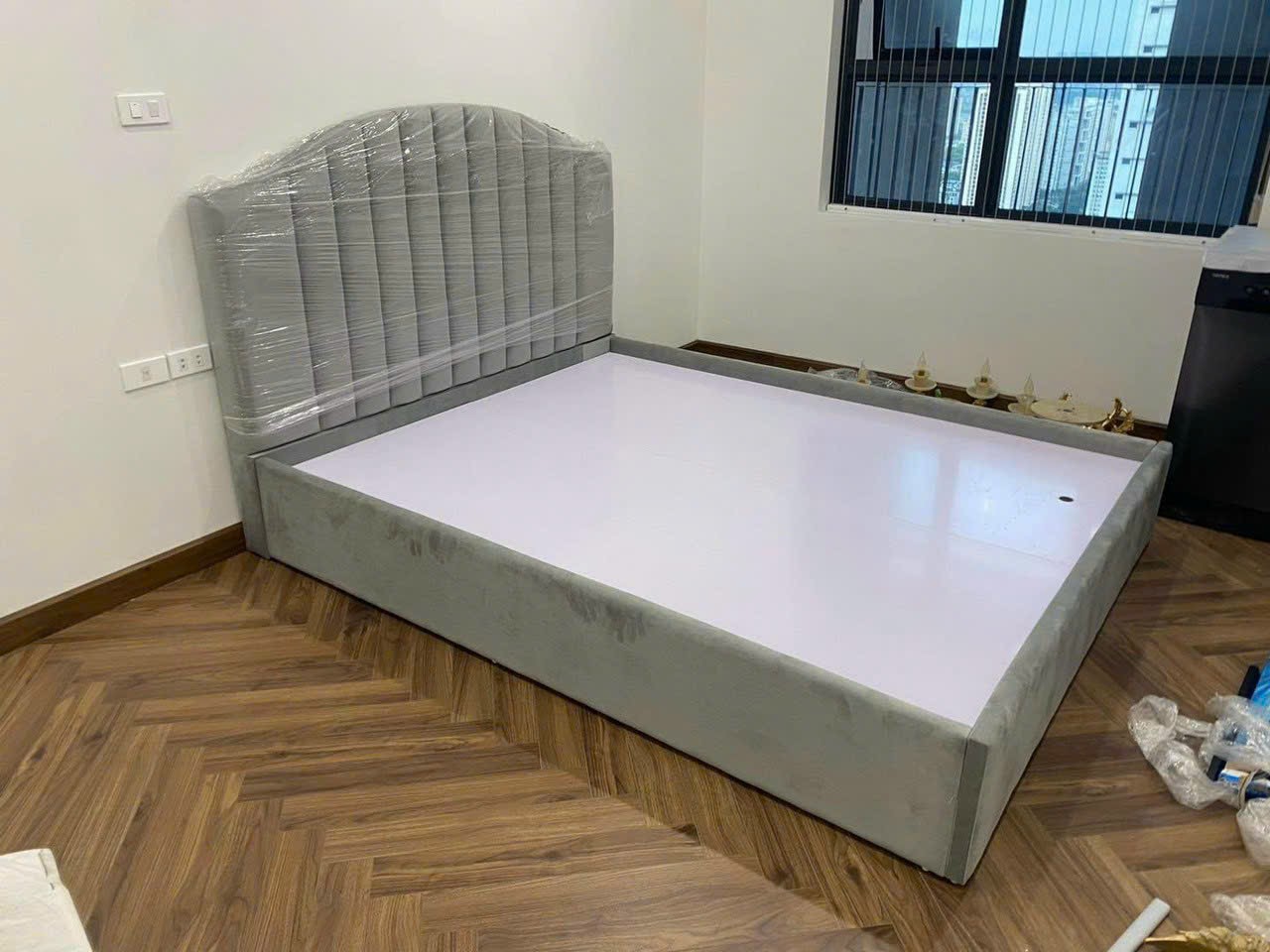 Giường ngủ tân cổ điển mới 2025 VH05